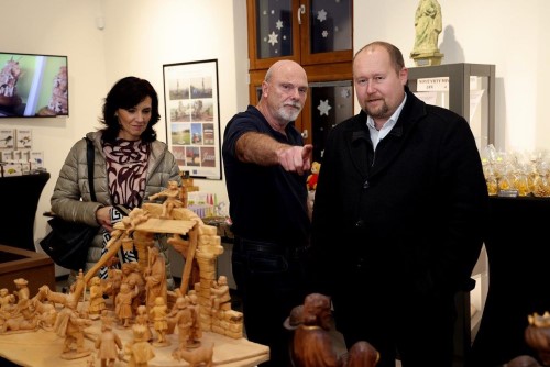 3. adventn� ned�le