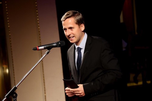 3. adventn� ned�le